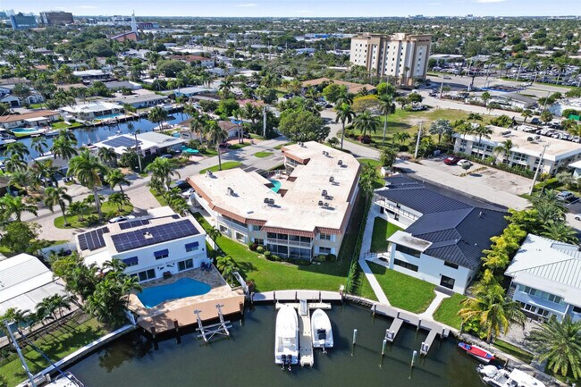 Building Photo - 2201 SE 9th St