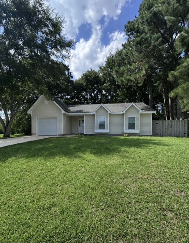 Building Photo - 101 Cottonwood Ct