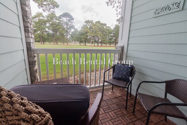 Building Photo - Furnished Unit Overlooking Golf Course