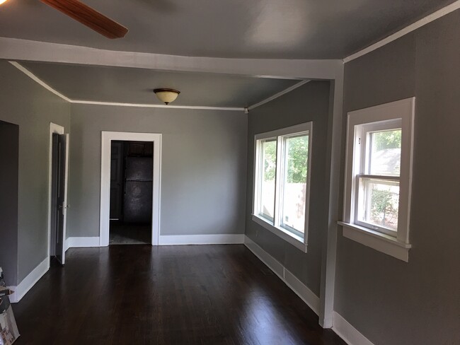 Building Photo - 2725 E 1st St