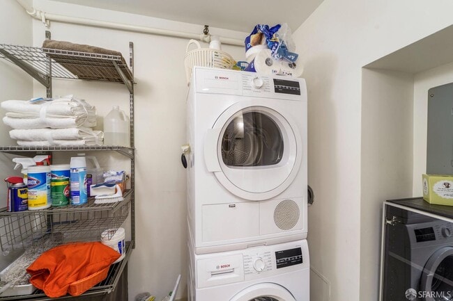 Building Photo - 601 4th St