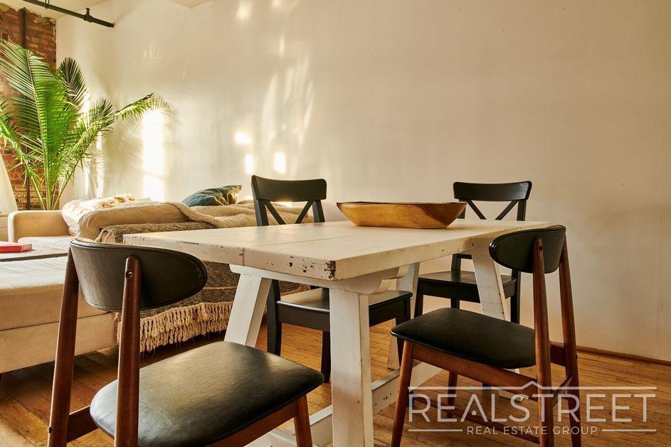 Building Photo - Spacious LOFT in Williamsburg!
