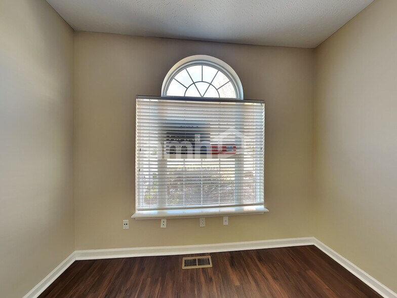 Building Photo - 16938 Cedar Creek Ln