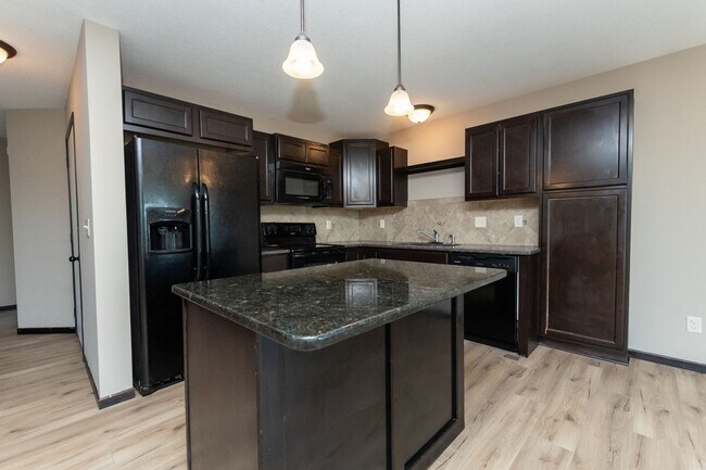 Building Photo - 11050 E Fawn Grove St