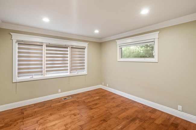 Building Photo - 2726 El Prado Rd
