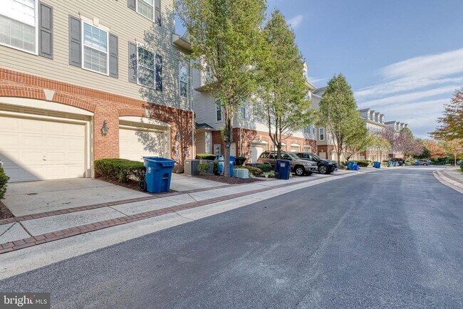 Building Photo - 23216 Observation Dr