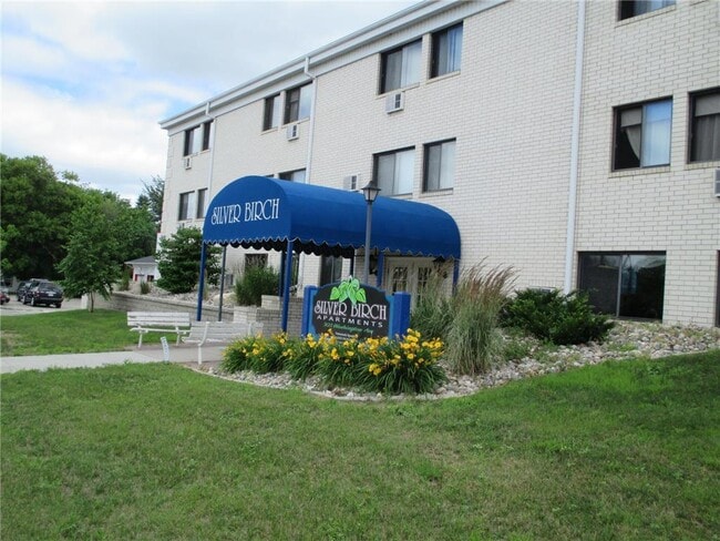Primary Photo - 303 Washington Ave
