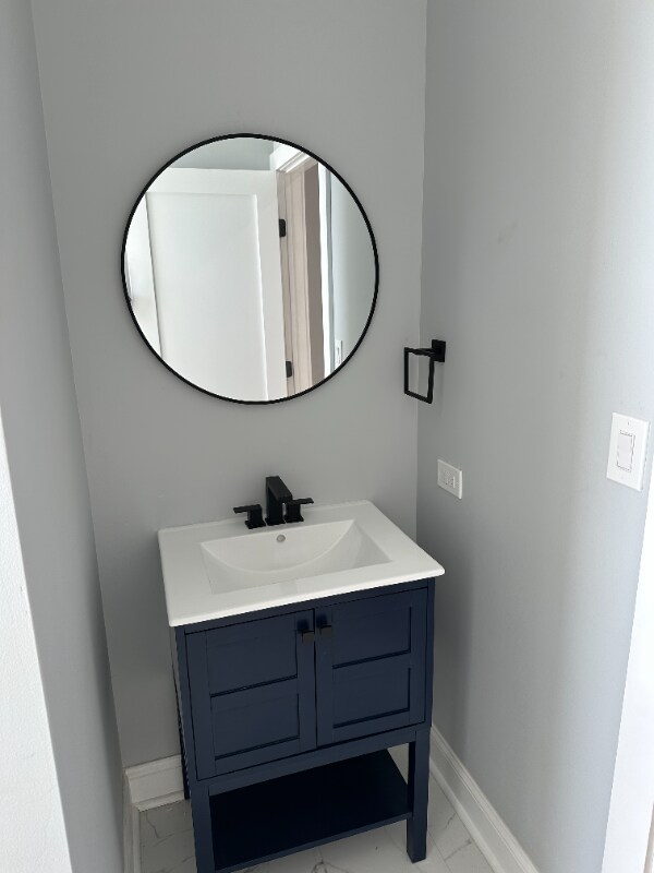 Building Photo - 372 Main St