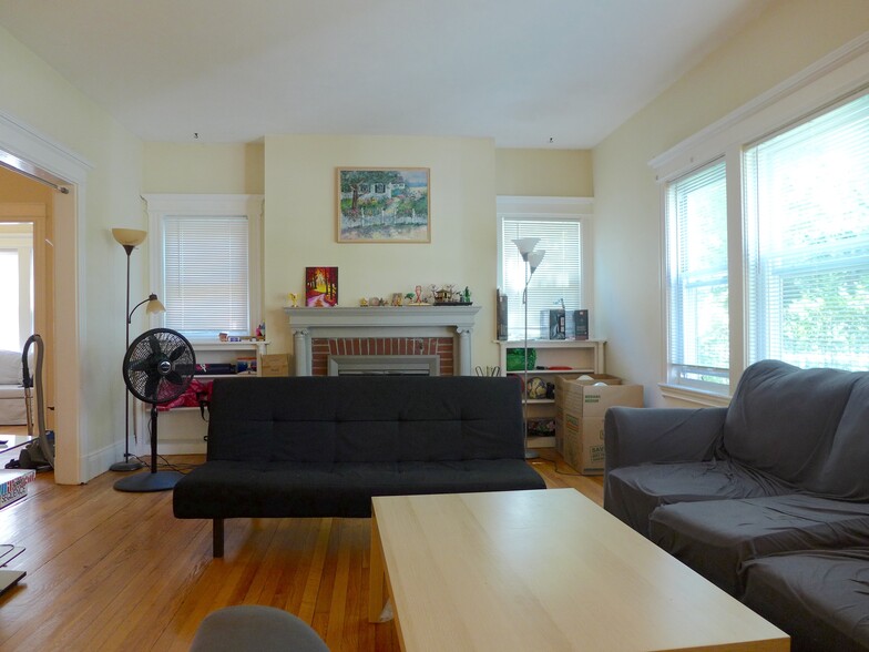 Primary Photo - 241 Winchester St