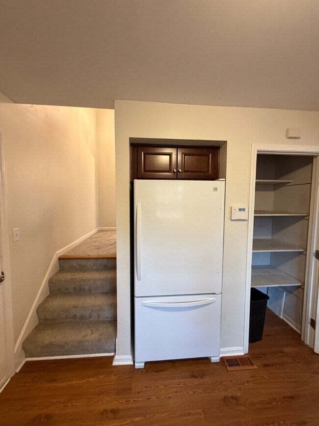 Building Photo - 525 Vineleaf Dr