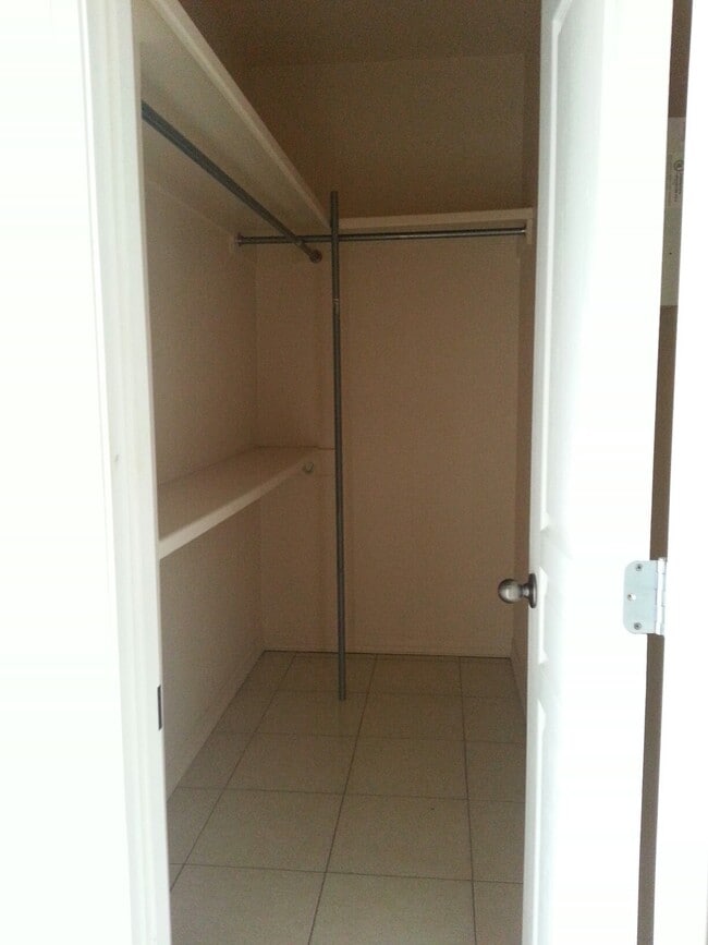 Building Photo - 3104 Scotland Dr