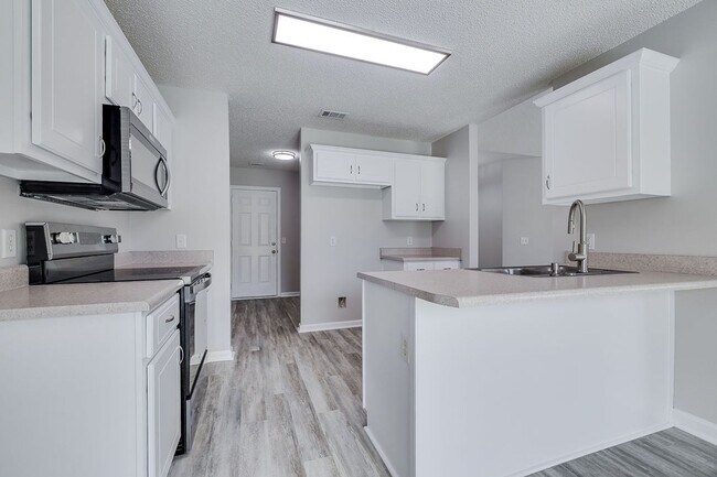 Building Photo - 114 Mustang Dr