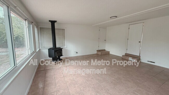 Building Photo - 273 S 13th Ave