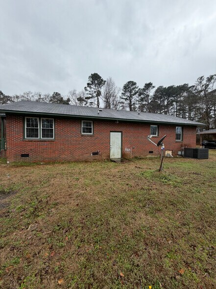 Building Photo - 2141 Leavensworth Rd