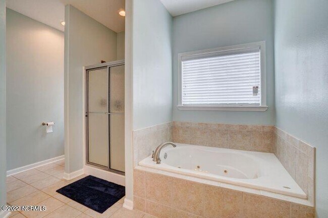 Building Photo - BEAUTIFUL BRICK HOME IN BRUNSWICK PLANTATION