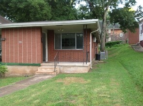 Building Photo - 936 Fortwood St