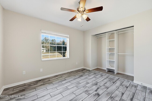 Building Photo - 335 Palos Ct