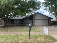 Building Photo - 9804 N 107th E Ave