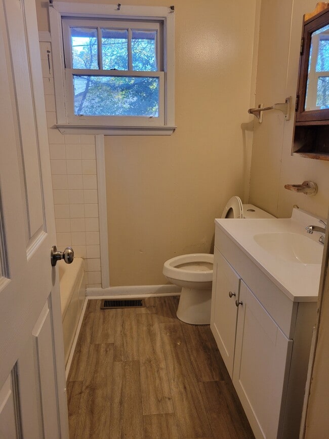 Building Photo - 2423 Wheeless Rd