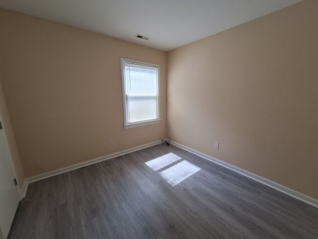 Building Photo - Single Family Home