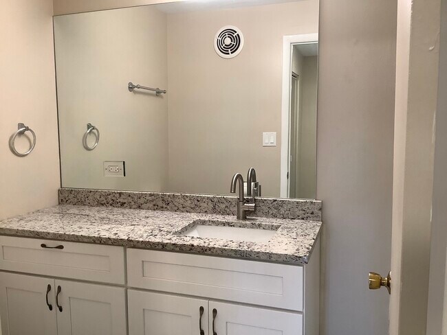 Building Photo - 10408 Menard Ave