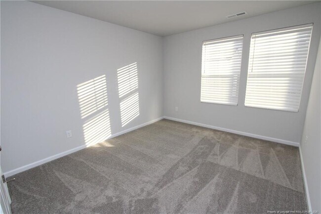 Building Photo - 510 Light Oak Wy