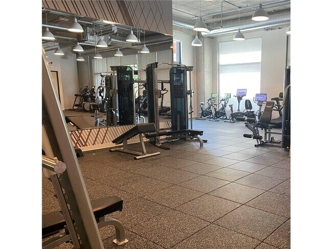 Building Photo - 728 N 3rd St