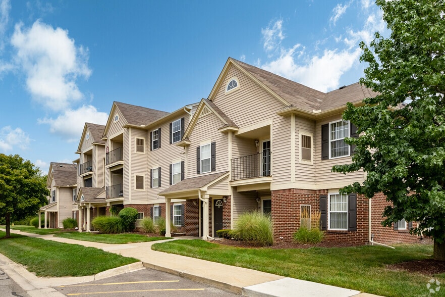 Building Photo - Stratford Place at Brownstown