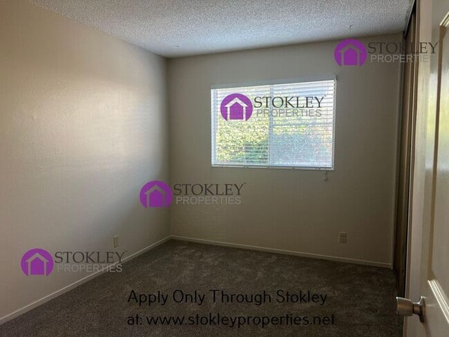 Building Photo - 1784 W Cypress Rd