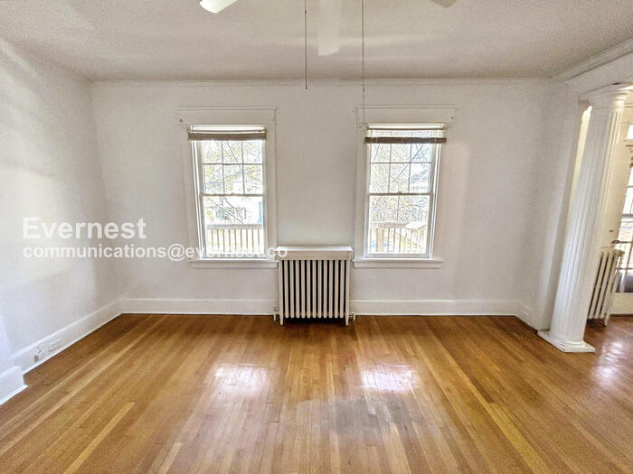 Building Photo - 3114 Barton Ave