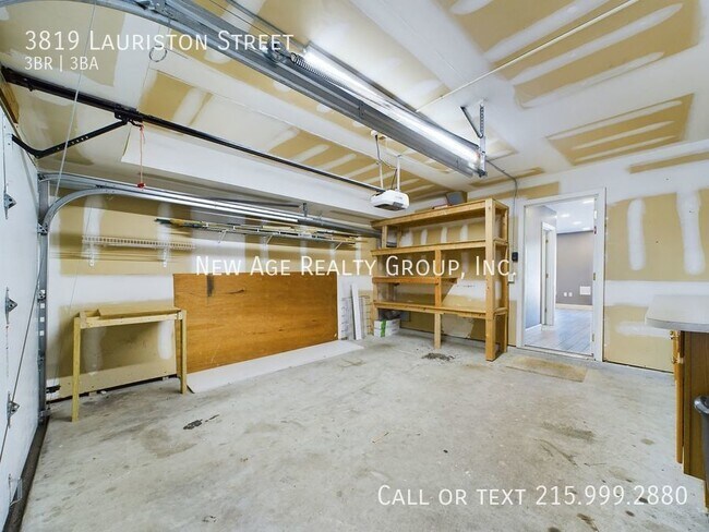 Building Photo - 3819 Lauriston St