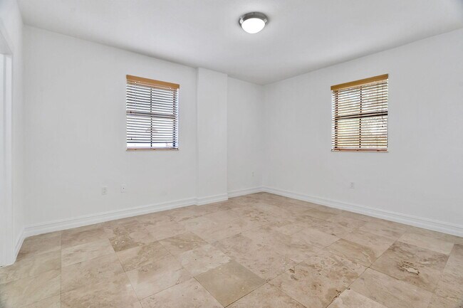 Building Photo - 1650 Galiano St