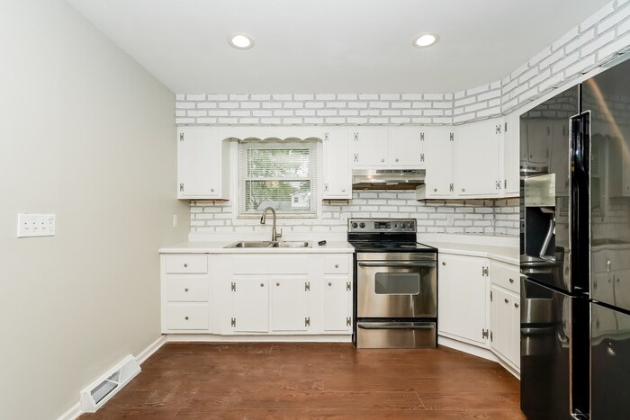 Building Photo - 5508 Gallagher Dr