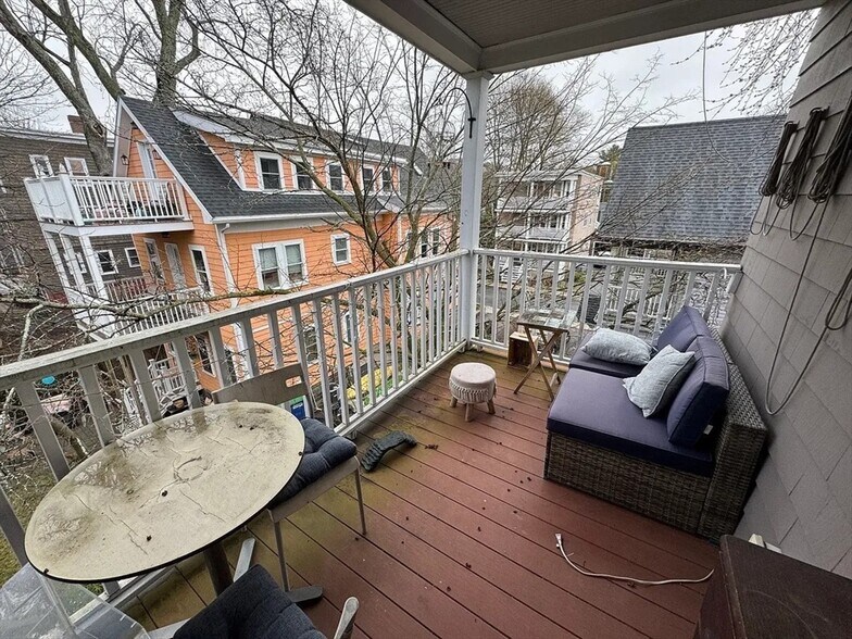 Building Photo - 21 Sartwell Ave
