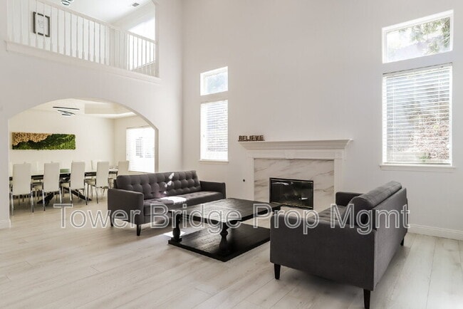 Building Photo - 1518 Southridge Ct