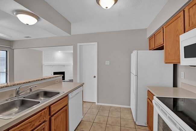 Building Photo - 7640 Kings Ridge Rd