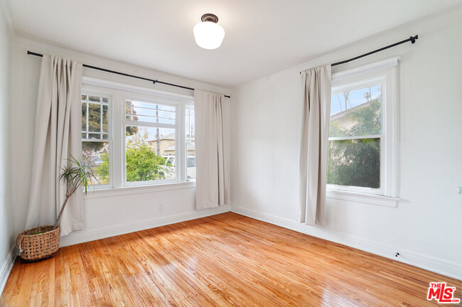 Building Photo - 4170 3rd Ave