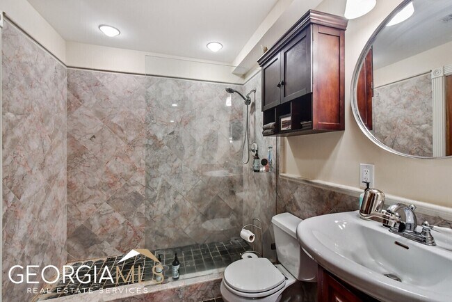 Building Photo - 841 Argonne Ave NE