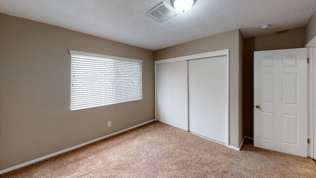 Building Photo - Available now! Awesome 4/2 Single Story home in the heart of Loma Linda for Lease!