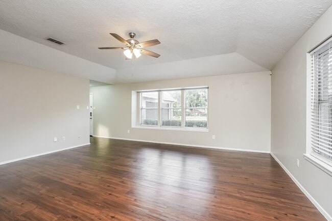 Building Photo - 21035 Rivershadows Ln