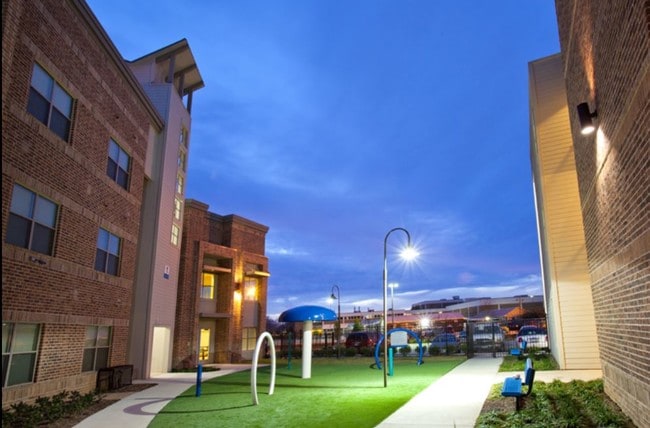 Playground & Courtyard - Braeburn Village