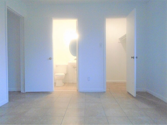 Building Photo - 418 Hargrove St