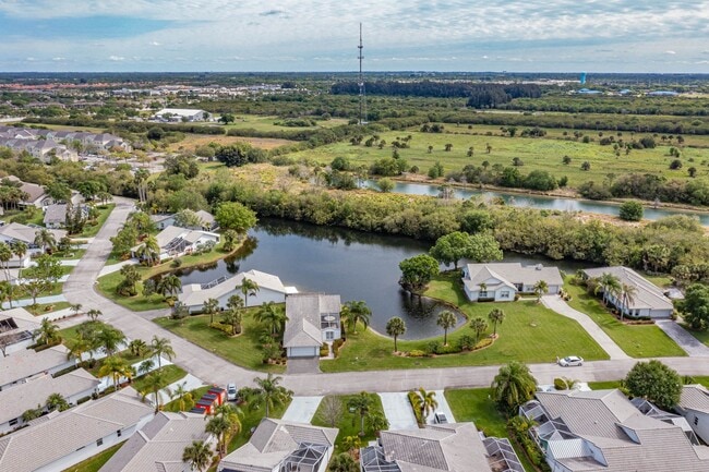 Building Photo - 1700 Aynsley Way