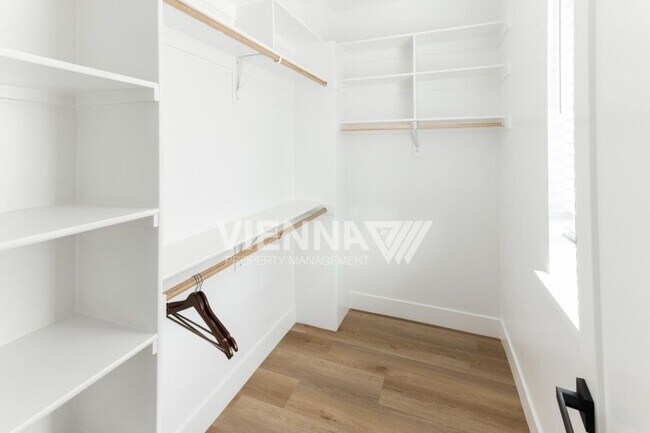Building Photo - 5843 Del Campo Ln