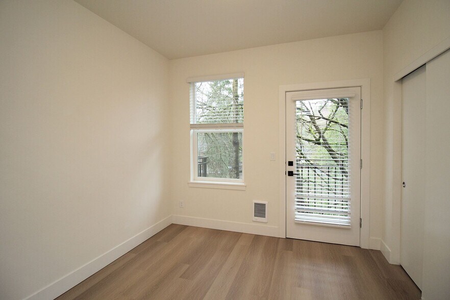 Building Photo - 8417 SW 24th Ave