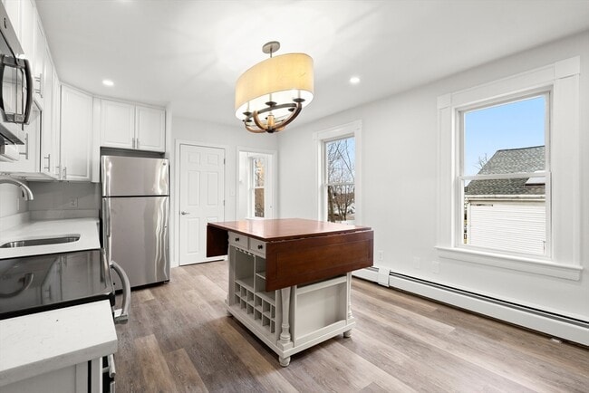 Building Photo - 17 3rd St