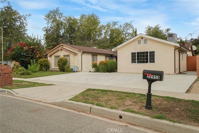 Building Photo - 22953 Blythe St