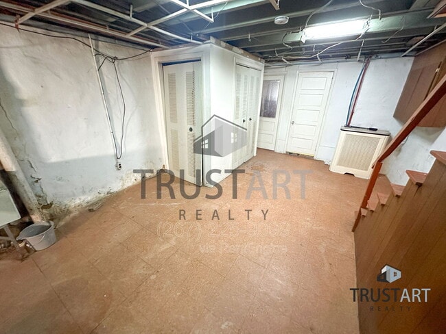 Building Photo - 148 W Spencer St