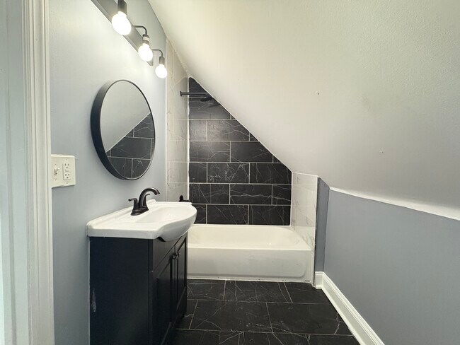 Unit 3 - 495 Clinton Ave