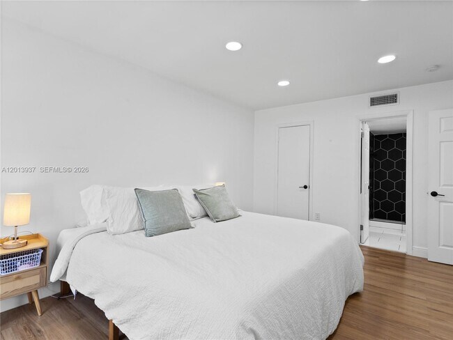 Building Photo - 7487 SW 82nd St